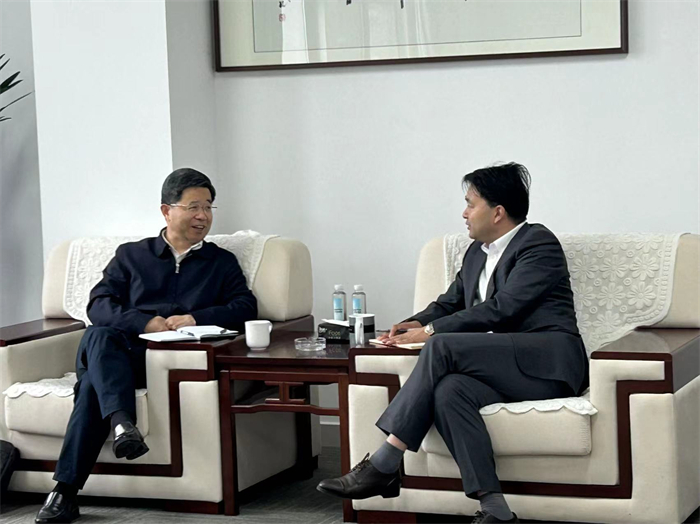 常州市人大常委副主任、市總工會主席一行走訪我司